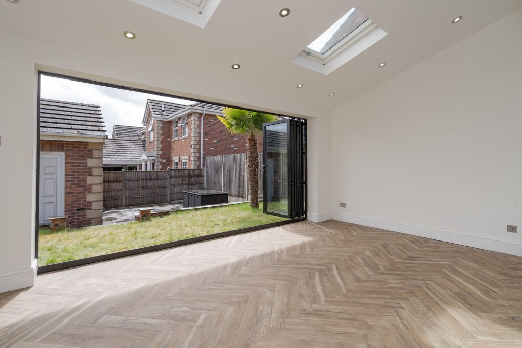 Property photo 2 of 21