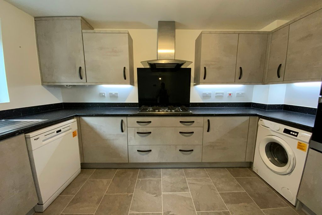 Property photo 2 of 37