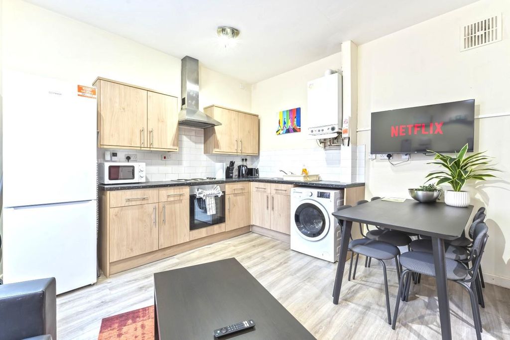 Property photo 1 of 20 Kitchen Diner.Jpg