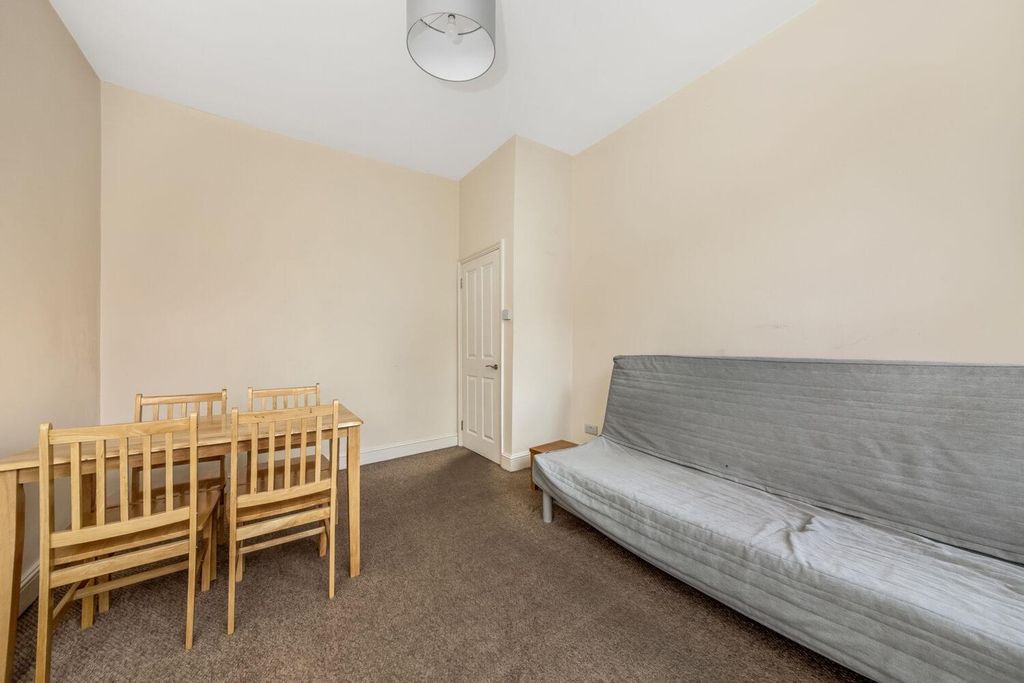 Property photo 3 of 9 6.Jpg