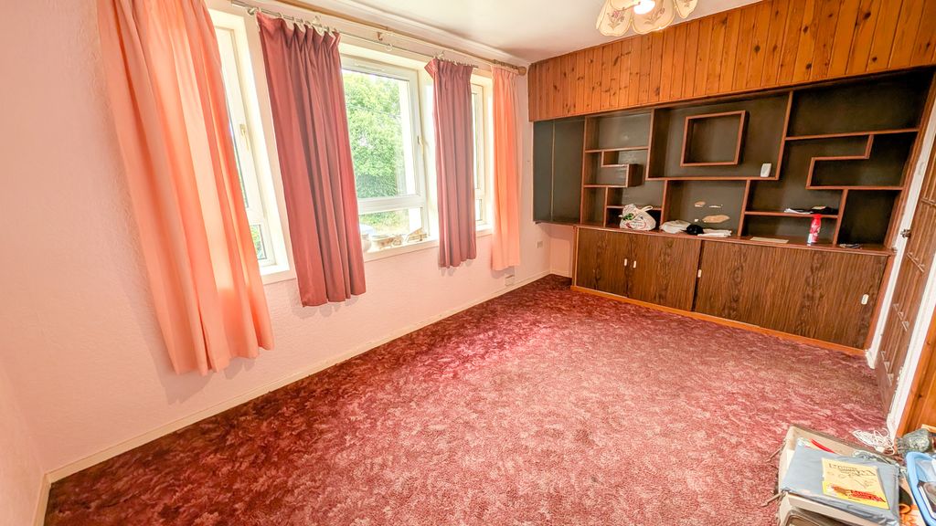 Property photo 3 of 11 Lounge