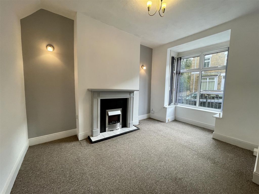 Property photo 2 of 22 Lounge