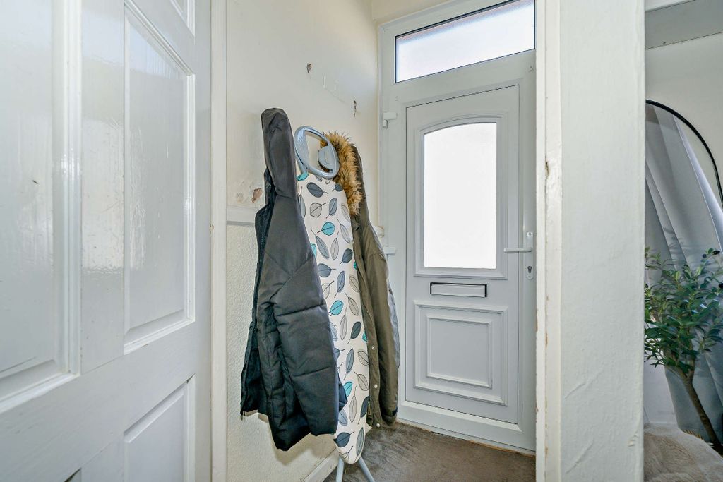 Property photo 2 of 17 Photo 1