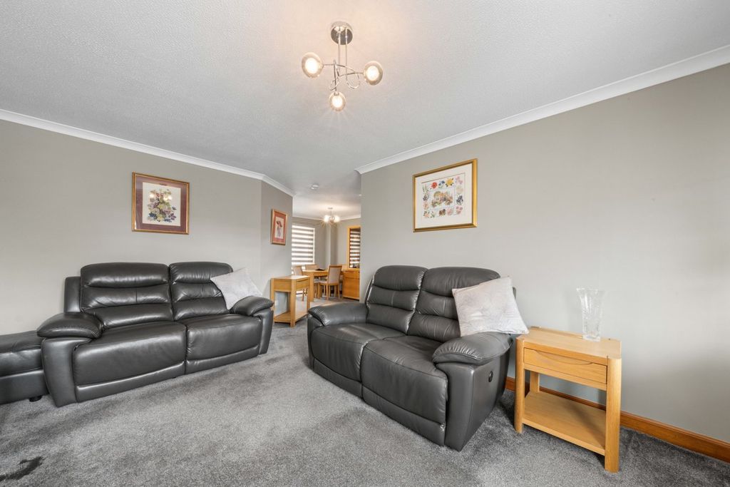 Property photo 2 of 38