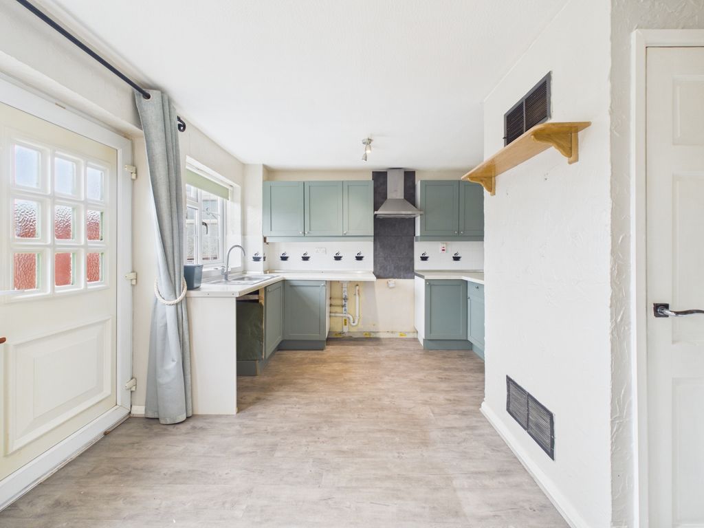 Property photo 3 of 16 Cam02023G0-Pr0248-Still029