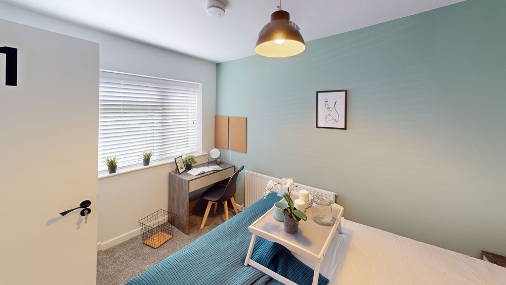 Property photo 3 of 35