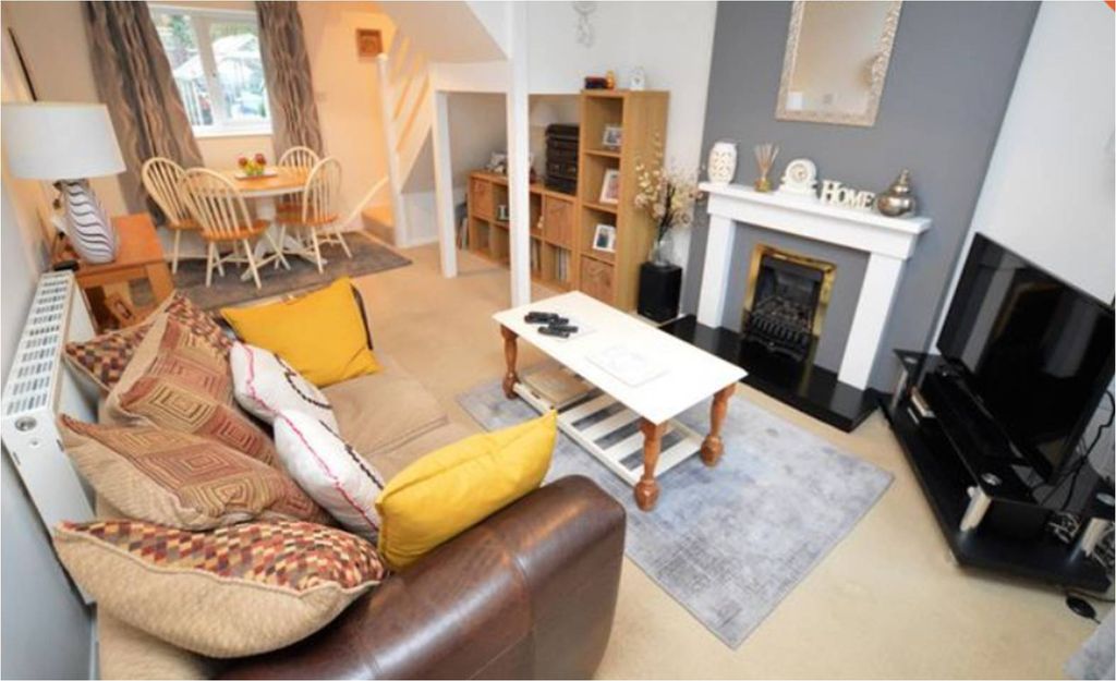 Property photo 2 of 8