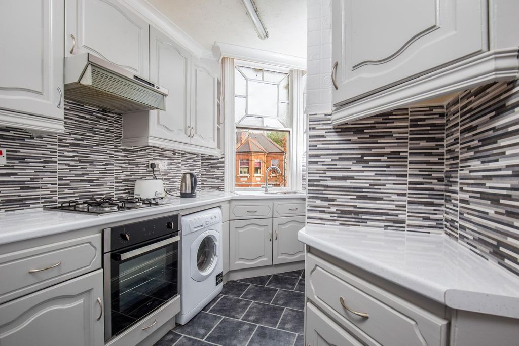 Property photo 1 of 6 Kitchen