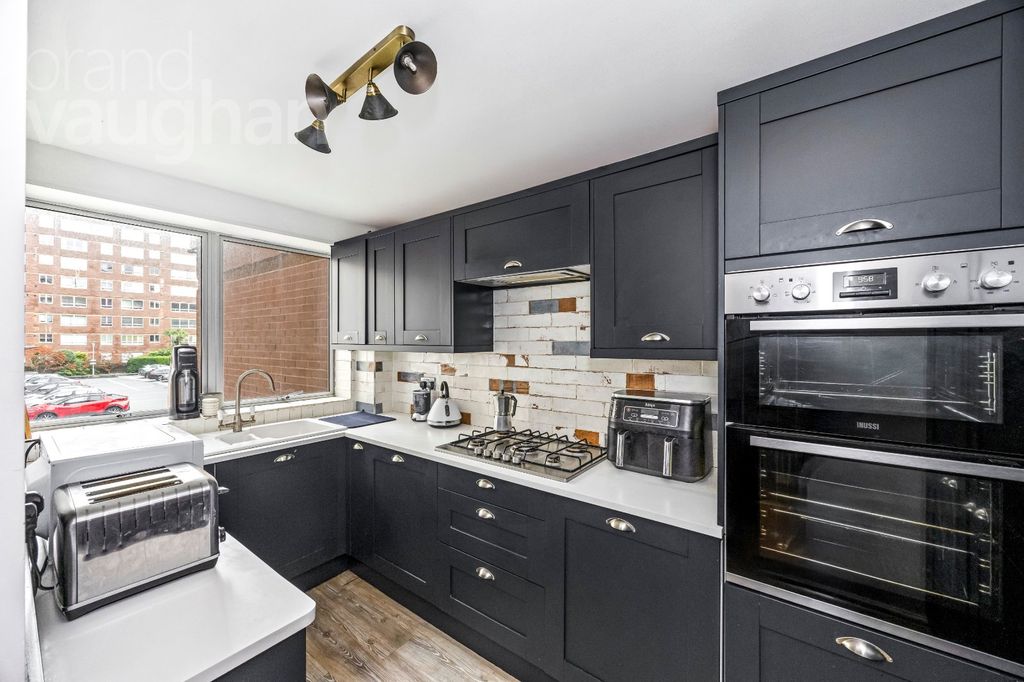 Property photo 3 of 16 Picture No. 13