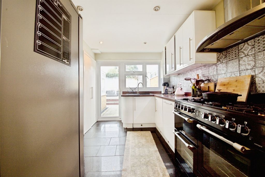 Property photo 3 of 15