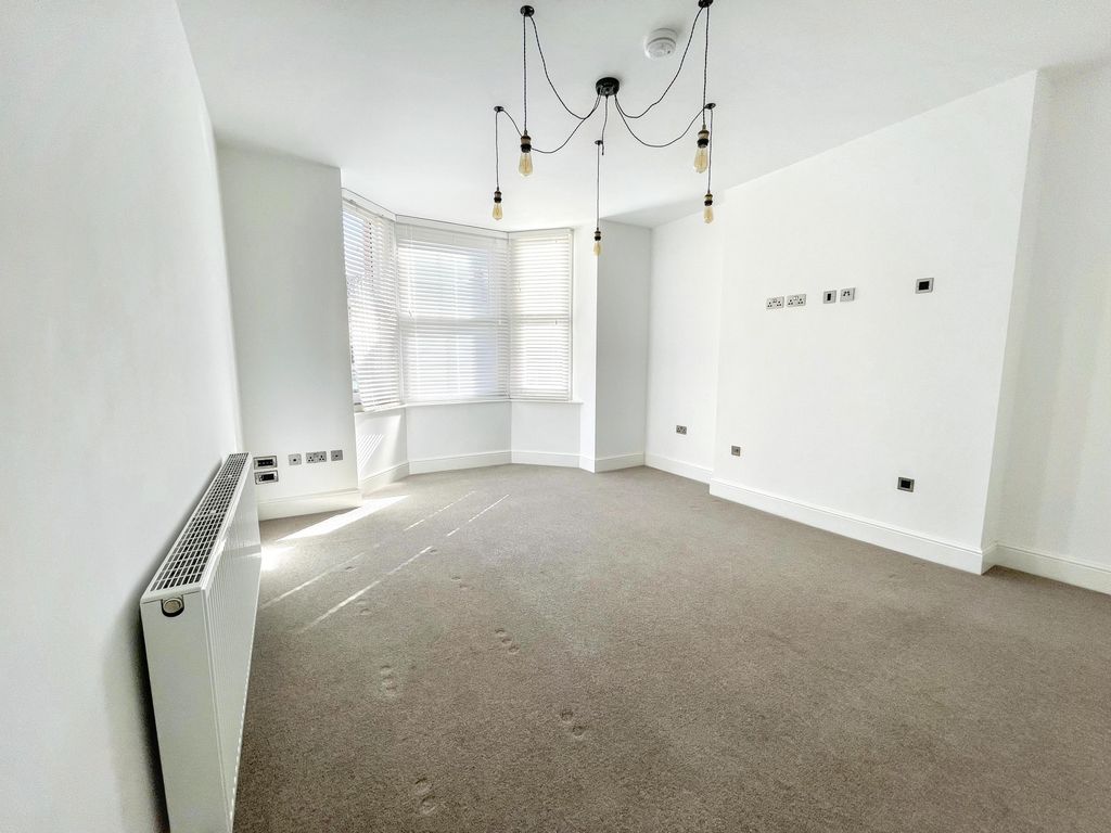 Property photo 2 of 13 Img_0888.Jpg