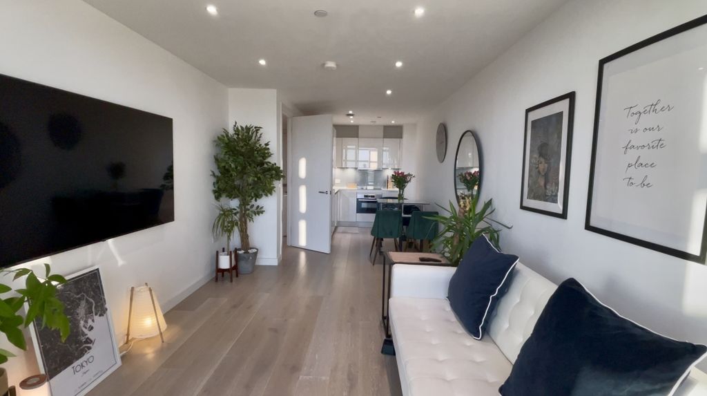 Property photo 3 of 12 3 Living Room