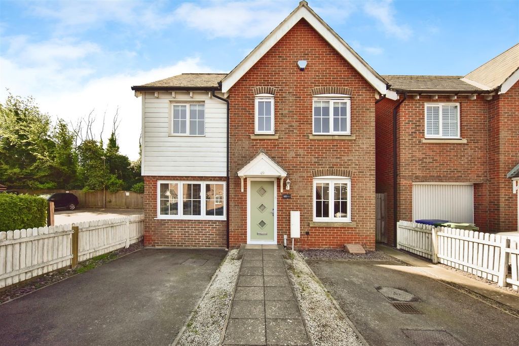 Property photo 1 of 16 External