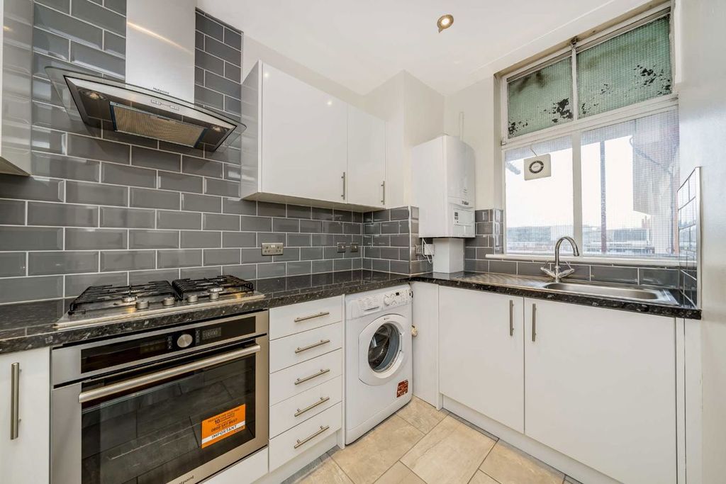 Property photo 1 of 3