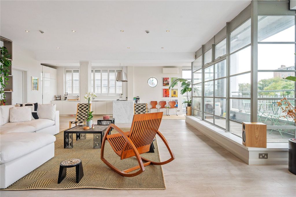 Property photo 3 of 13 Reception Room