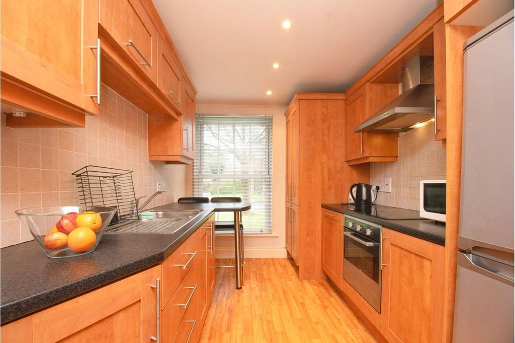 2 bed flat for sale Hillsborough
