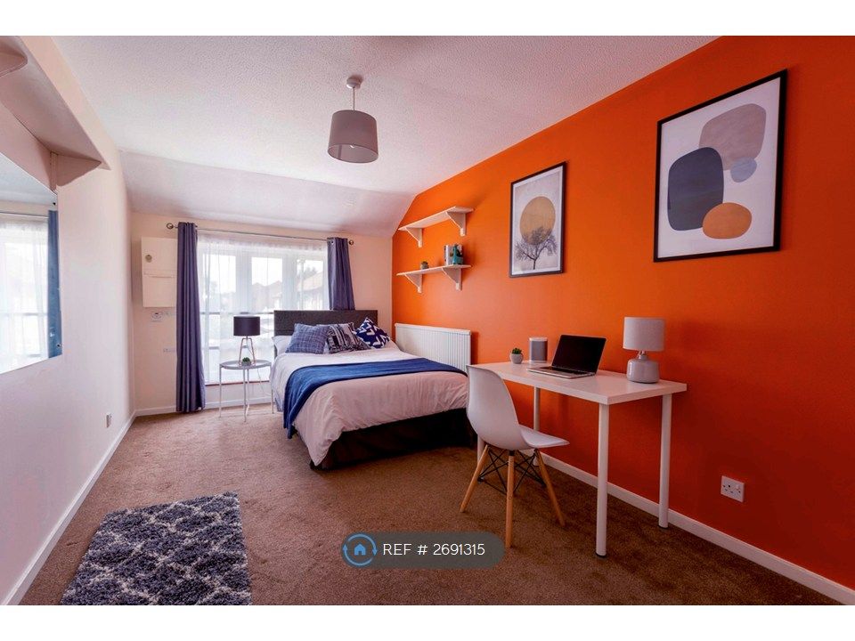 Property photo 3 of 14 Large Double Room