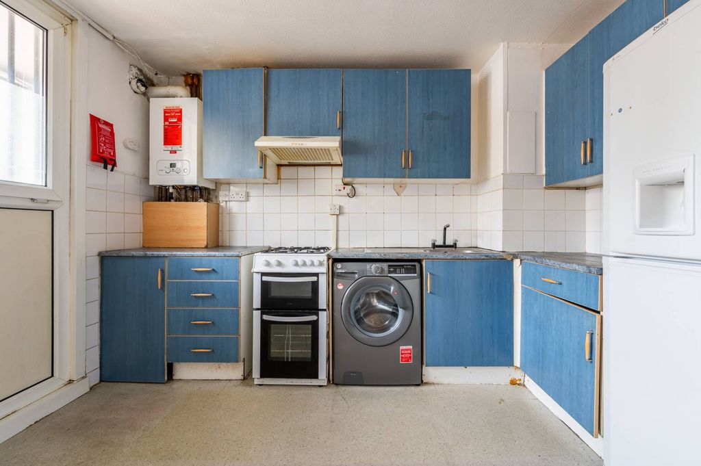 Property photo 2 of 14