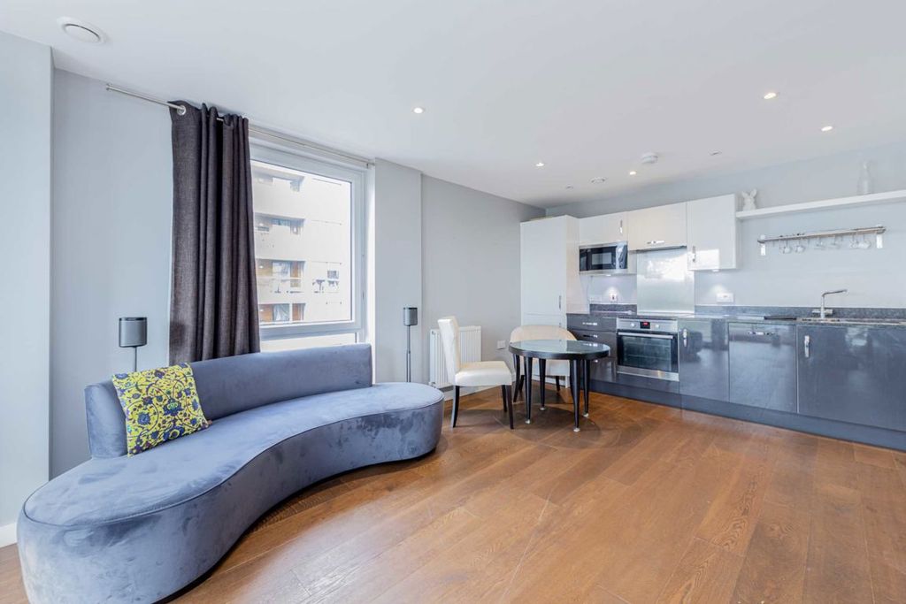 Property photo 3 of 7