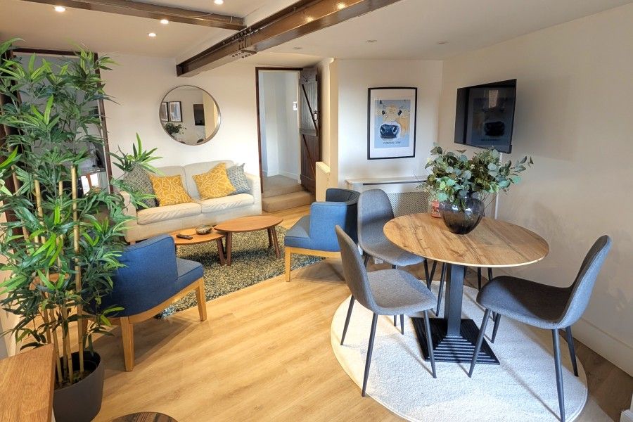 Property photo 2 of 8