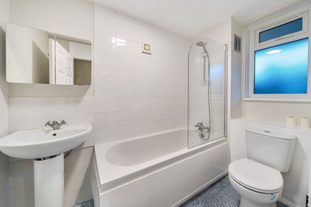 Property photo 3 of 8 Picture No. 17