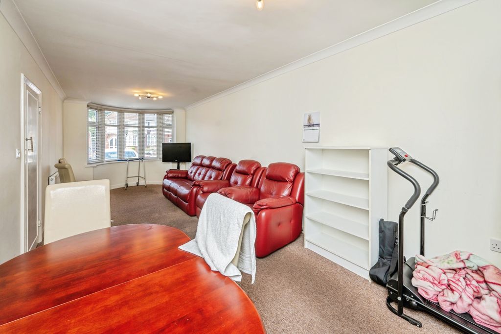 Property photo 2 of 14