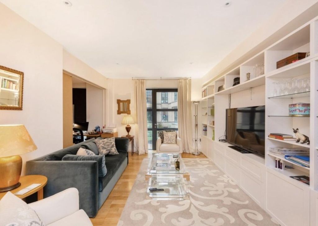 Property photo 2 of 10 Living Room