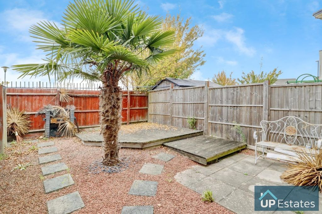 Property photo 2 of 14 Garden