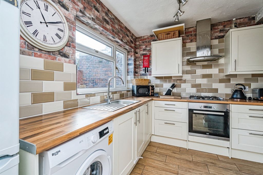 Property photo 3 of 17