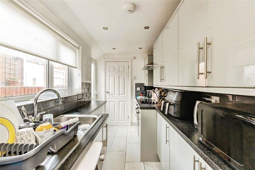 Property photo 3 of 12 Picture No. 20