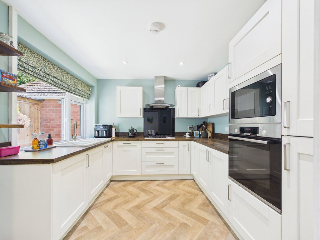 Property photo 2 of 22