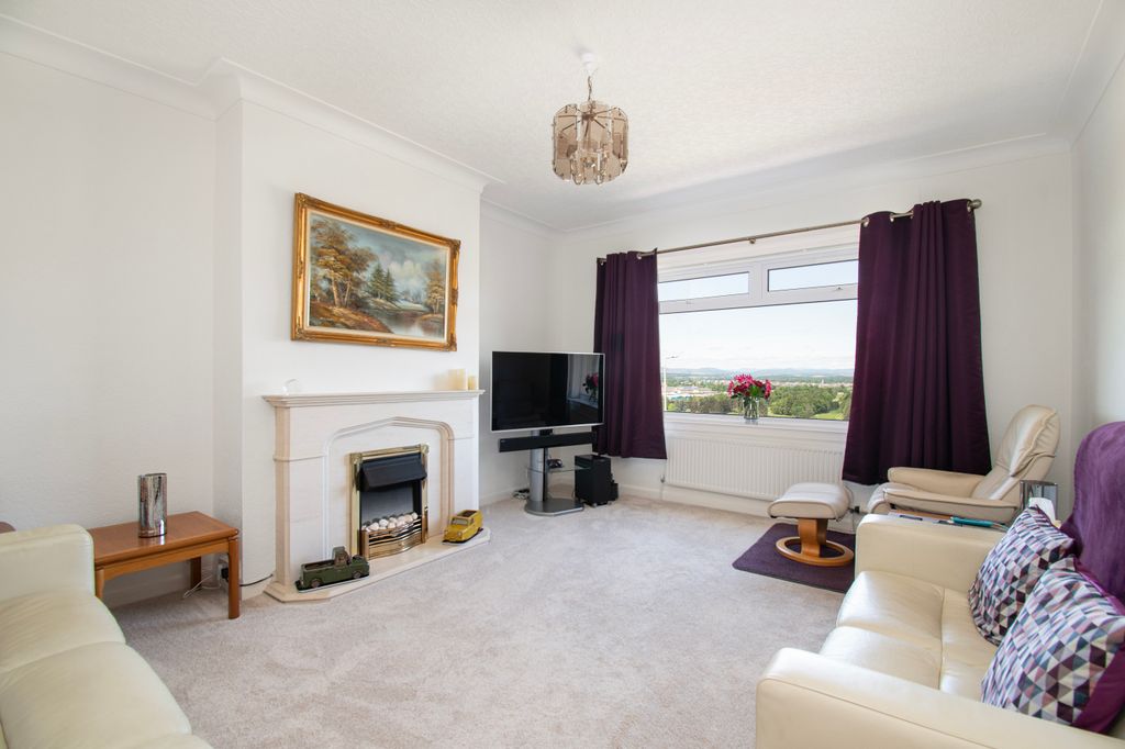 Property photo 2 of 27