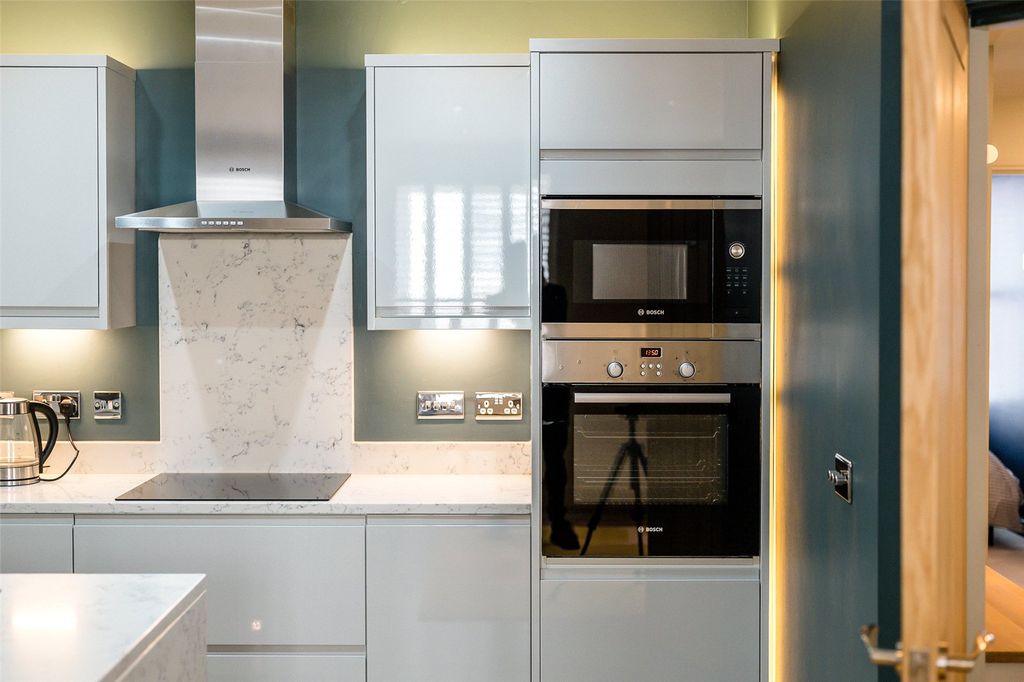 Additional image 6 of 3 bed flat to rentHeritage Court, Lower Bridge Street, Chester, Cheshire CH1