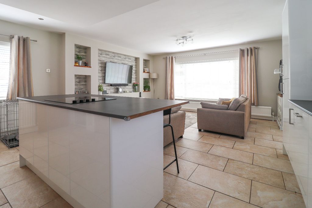 Property photo 2 of 14 3236664