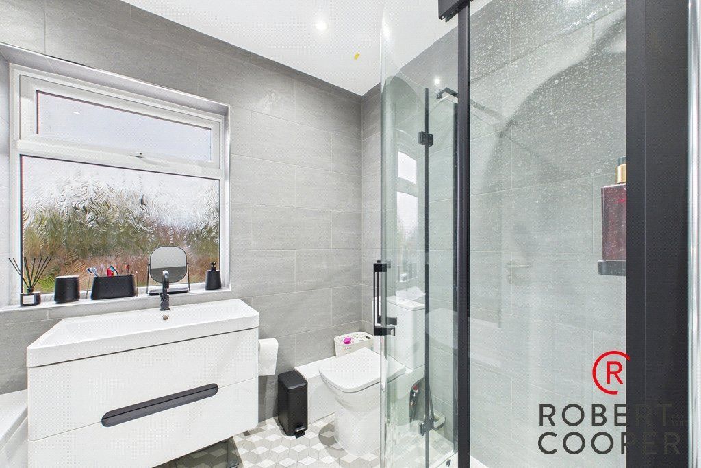 Property photo 3 of 20 Picture No. 24