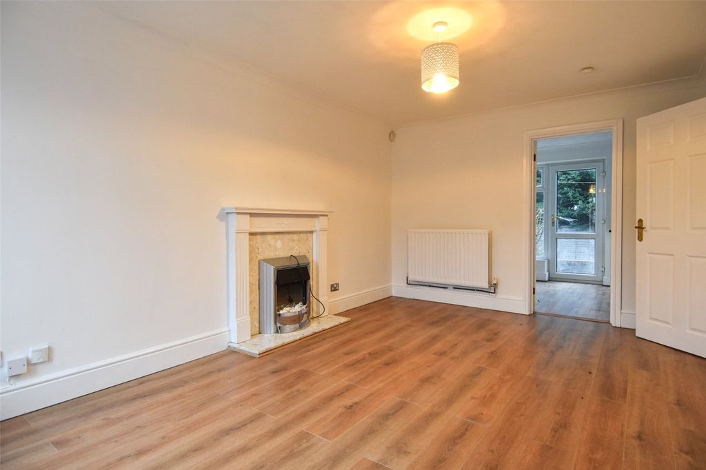 Property photo 3 of 15 Picture No. 17