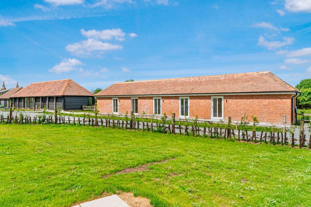 Property photo 3 of 20