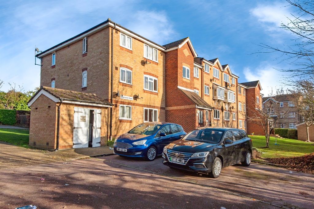 Property photo 1 of 8