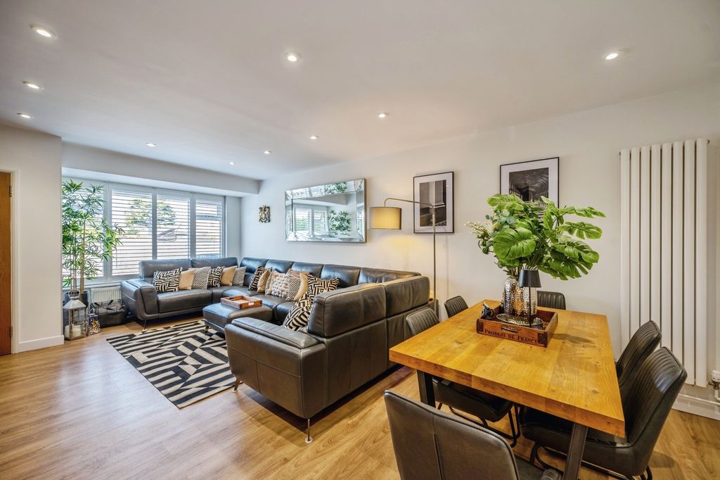 Property photo 1 of 22 Pbox-Img.Jpg
