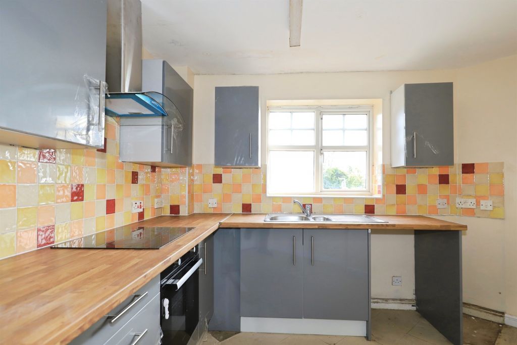 Property photo 2 of 17