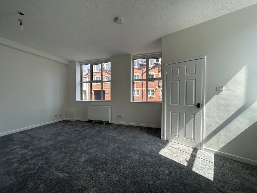 Property photo 3 of 8 Picture No. 17