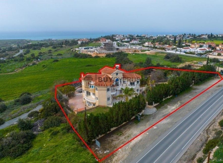 Property photo 1 of 18