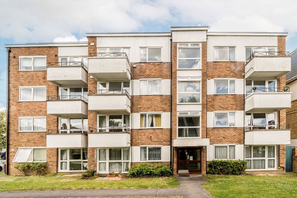 Property photo 1 of 8