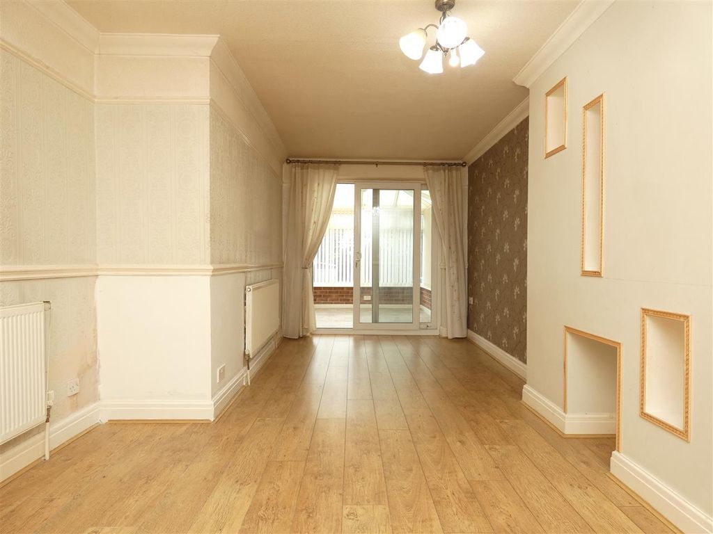 Property photo 2 of 21