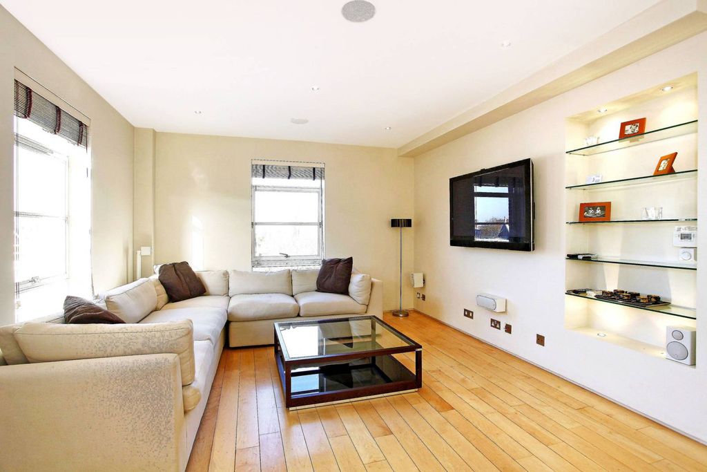 Property photo 3 of 5