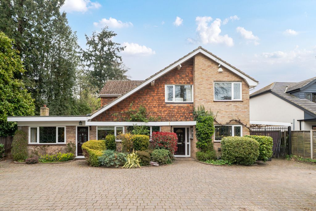 Property photo 1 of 18 Front