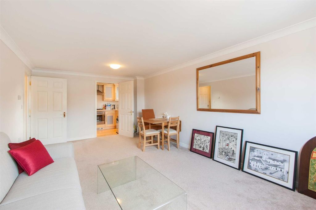 Property photo 2 of 9