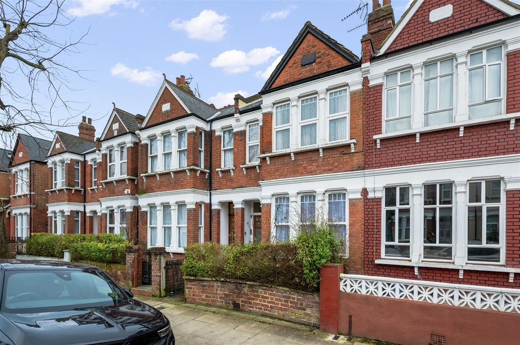 Property photo 1 of 12 Daniels_Cedar Road, Nw2_014.Jpg