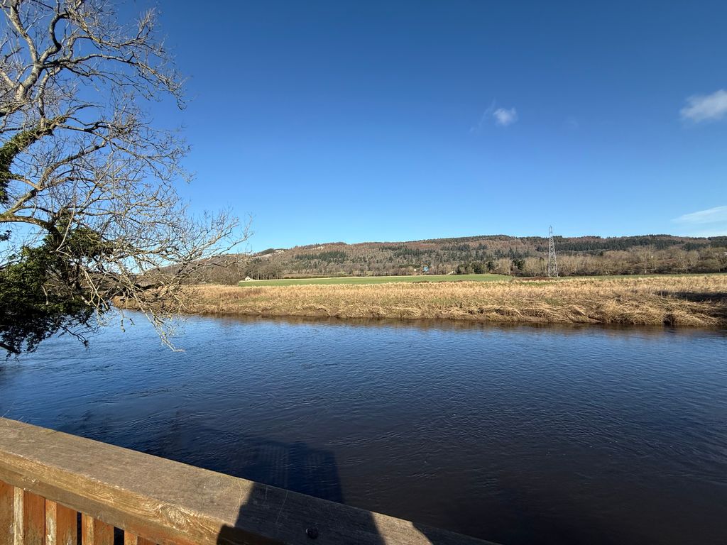 Property photo 2 of 24