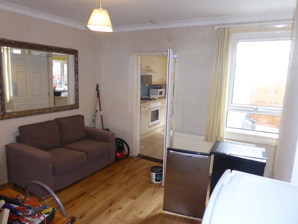 Property photo 2 of 9 5303891